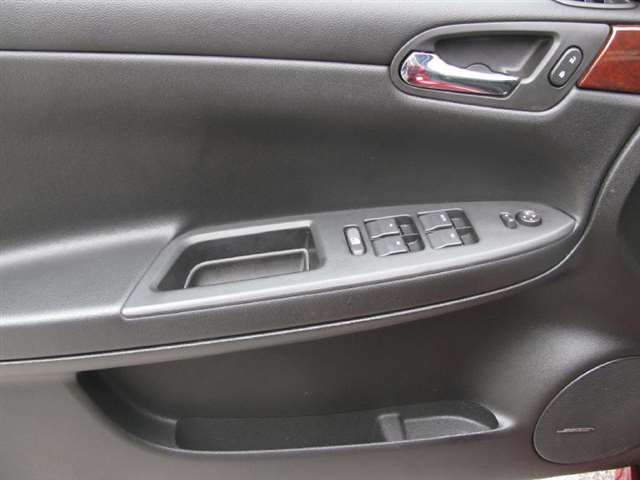 2010 Chevrolet Impala LT 4dr Sedan